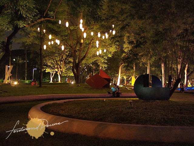 The Ayala Triangle Garden is big enough to find a quiet spot 