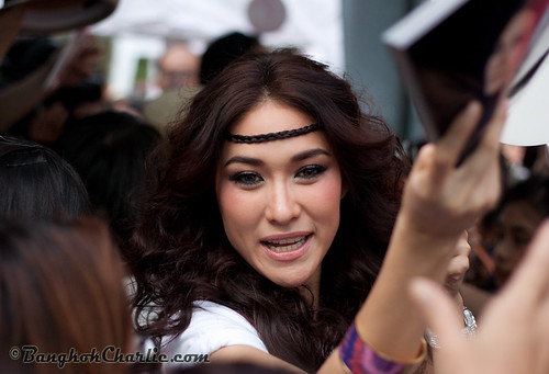 Thai stars: "Ploy" Chermarn Boonyasak