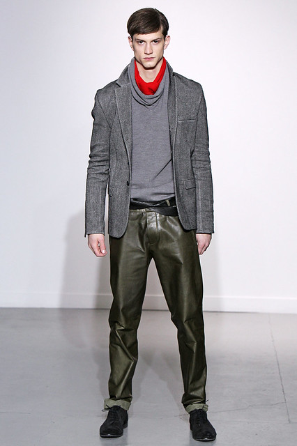 Theo Hall3113_FW11_Paris_Gustavo Lins (Simply Male Models)
