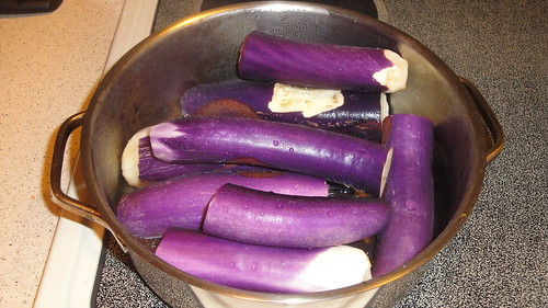 Eggplants in pots, ready to steam 