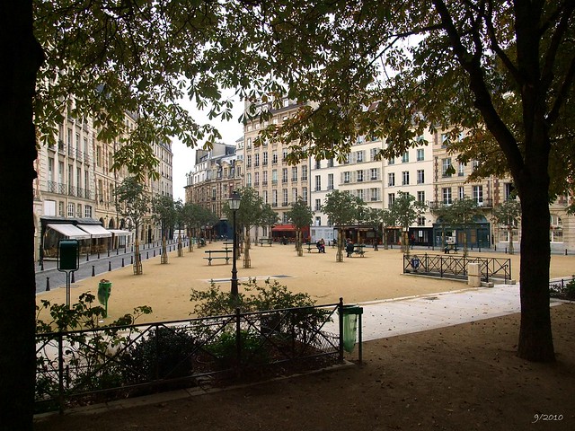 Place Dauphine: Paris: September 2010 v1