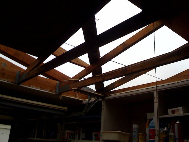 what a nice skylight in the garage