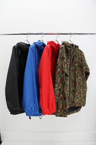 PACKABLE RIPSTOP NYLON JACKET