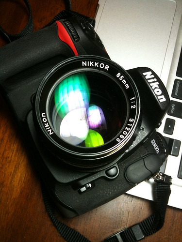 Nikon D300s w/85 f2