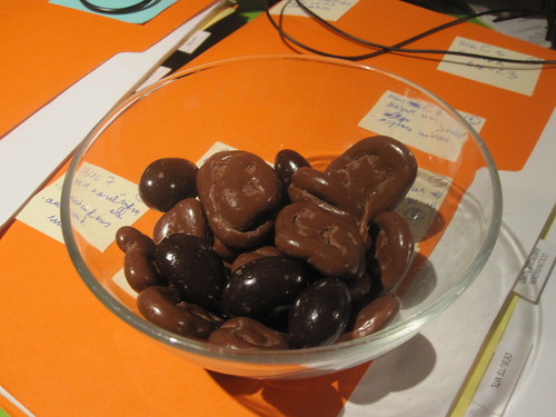 Chocolate bananas and almonds from the bistro - free
