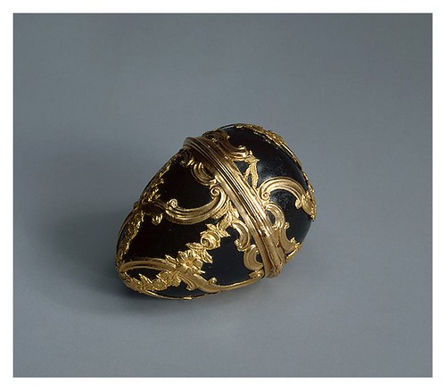 004- Caja con forma de huevo Heliotropo oro y esmalte Gran Bretaña. Segunda mitad del siglo 18-Copyright ©2003 State Hermitage Museum