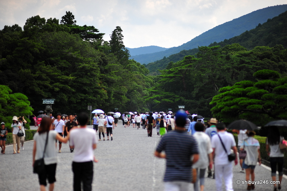 The pathways inside Ise Jingu were wide open and gave a very relaxed atmosphere 