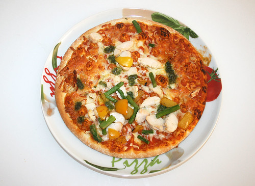 06 - Pizza Hähnchen-Spargel fertig