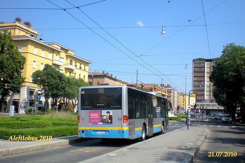 autobus Mercedes Citaro n°679 alla fermata Garibaldi - linea 760