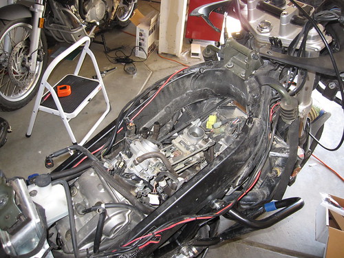 2010-08-21_02_bike disassembled