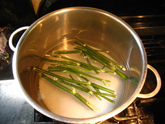 Making dill pickles at home
