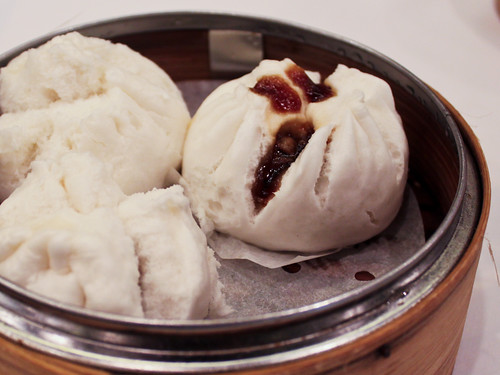 Steamed char siu buns (稻香超級漁港)