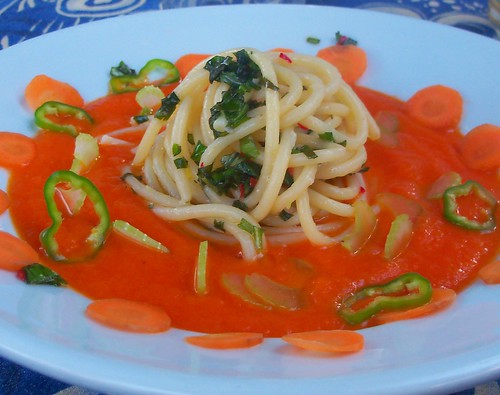 Zuppa fredda di pomodoro e spaghetti / start