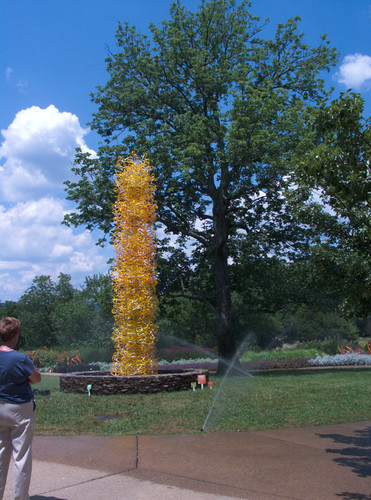 Chihuly at Cjeelwppd. Tower, Closer View