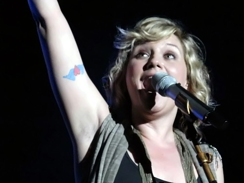 Song of the Year to Sugarland's Jennifer Nettles at the 2008 CMA Awards. Jennifer Nettles by gwashburn355. That tattoo looks familiar.