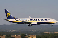 Ryanair (City of Nykoping) B737-8AS EI-EFA GRO 13/07/2010