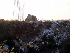 Selva de Lixo na Anta de Monte Abraão