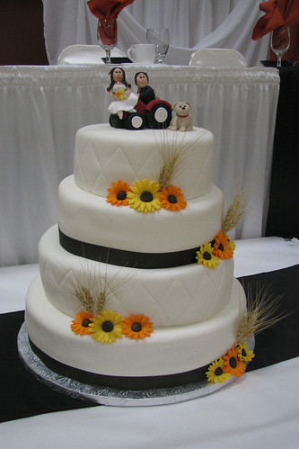 Country Themed Wedding Cake This cake was SO heavy easily over 60 pounds