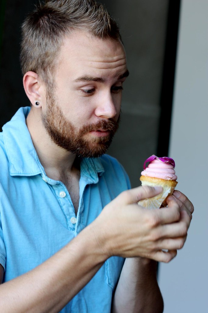 Rett, eyeing up his cupcake
