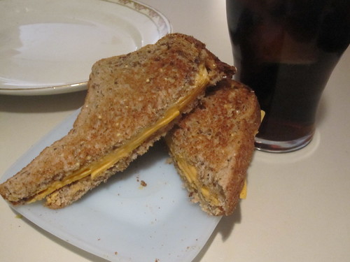 cheese sandwich, cola