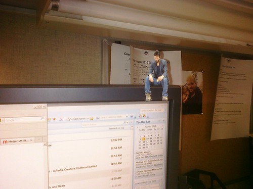 Ptw Came back from lunch to find a sad Keanu on my monitor.