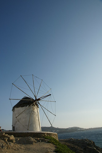 The Windmills (Kato Milli) ミコノス島 - カト・ミリの風車と波打ち際