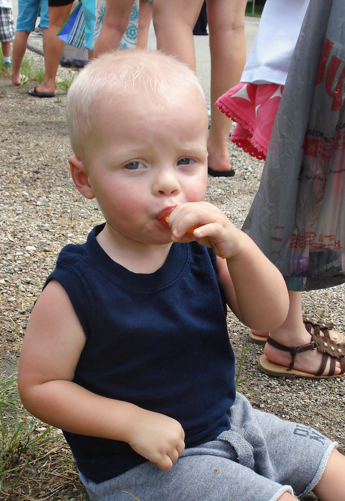 max and his popsicle