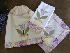Capa de Bambona , pano de prato e toalha para o fogao (Patchwork Sonia Ascari) Tags: flores de patchwork cozinha molde tulipa tecidos patchcolagem panodeprato cantomiltrado capadebambonadegua