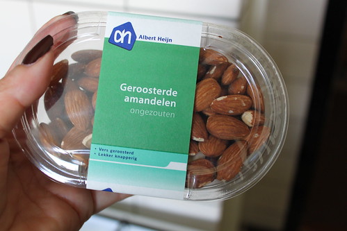 10g of almonds