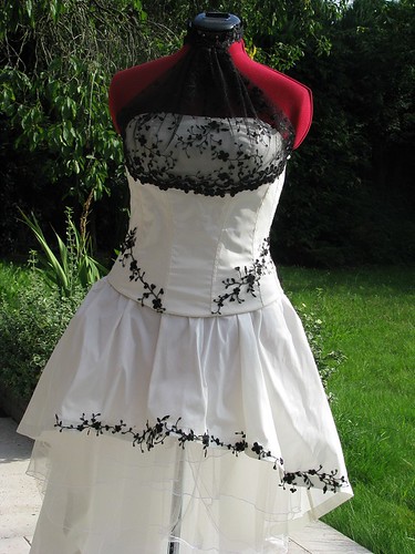 Thank you for visiting this blog all about black and white wedding dresses