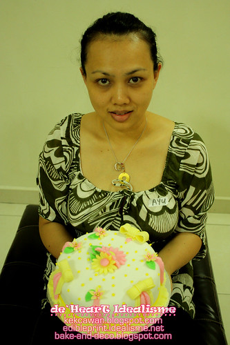 Batch 22 May 2010: Basic Fondant Cake