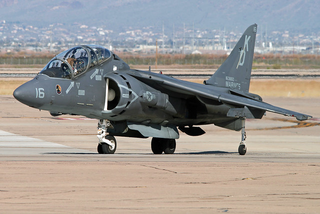 McDonnell-Douglas TAV-8B Harrier II BuNo 163860, VMAT-203 "Hawks"