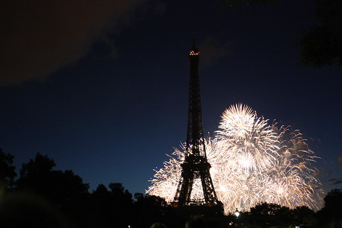Torre Eiffel: fogos de artifício durante o 14 de julho
