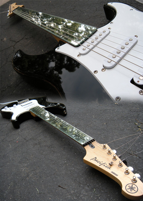Foto foto gitar Elektrik Yamaha