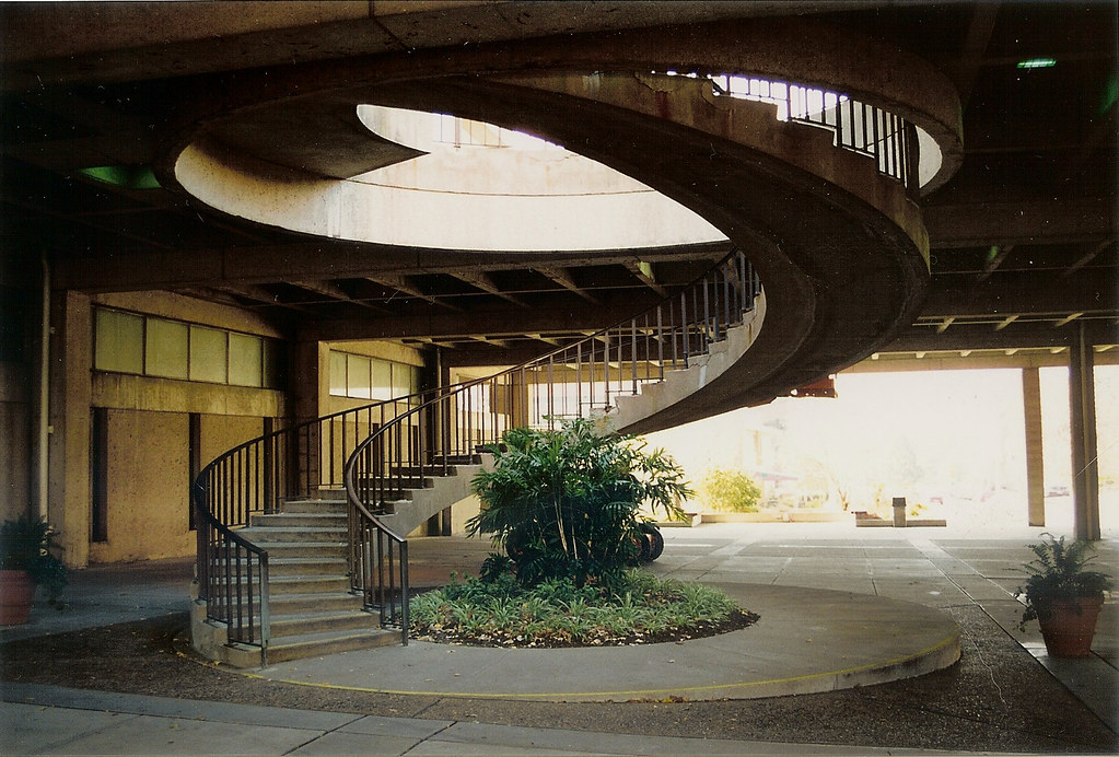 Plaza Stair 01.jpg