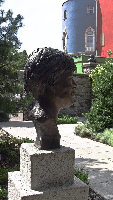 Bust Of Veronica Guerin In Dubhlinn Gardens, Dublin Castle by infomatique