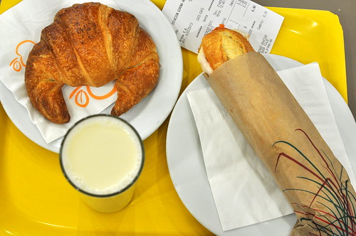 Breakfast at Girona Train Station