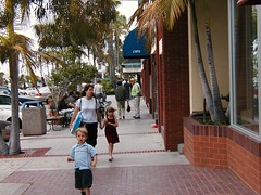walkable La Jolla, near San Diego (courtesy of Eric Fredericks, neighborhoods.org)