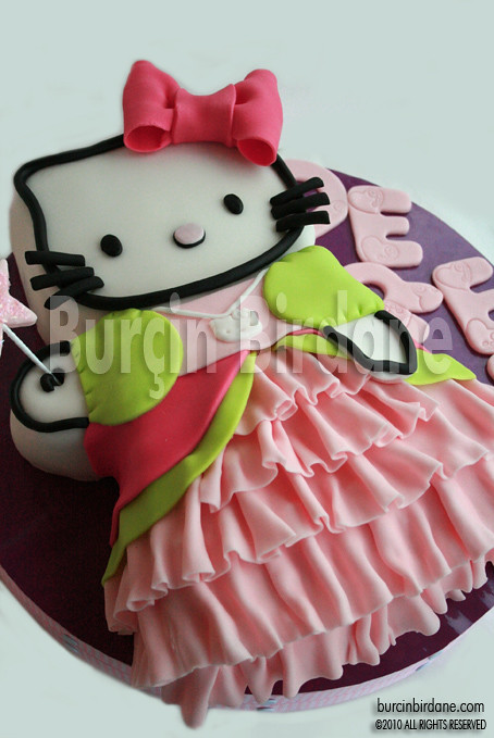 Hello Kitty Cake 1
