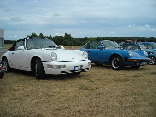 Porsche 911 Duo with 964 Cabrio in the foreground by Freelander4
