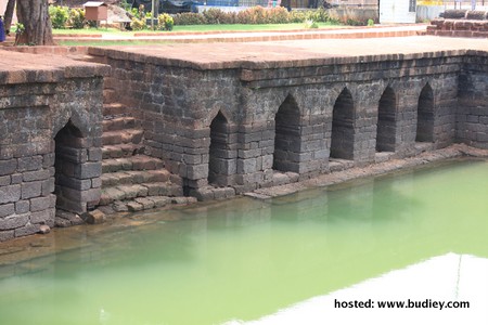 binaan kolam Masjid Safa, Goa yang masih digunakan