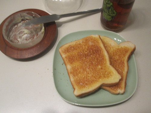 Buttered toast, ice tea