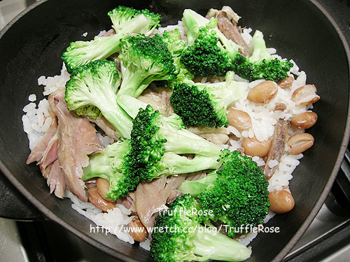 黑心鍋料理。油封鴨青花菜斑豆炊飯-100923