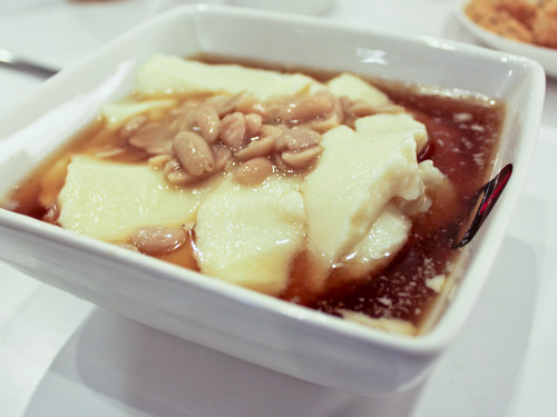 花生豆花 (peanut tofu pudding)
