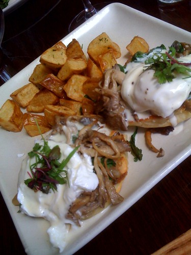 Oyster mushroom and spinach benedict