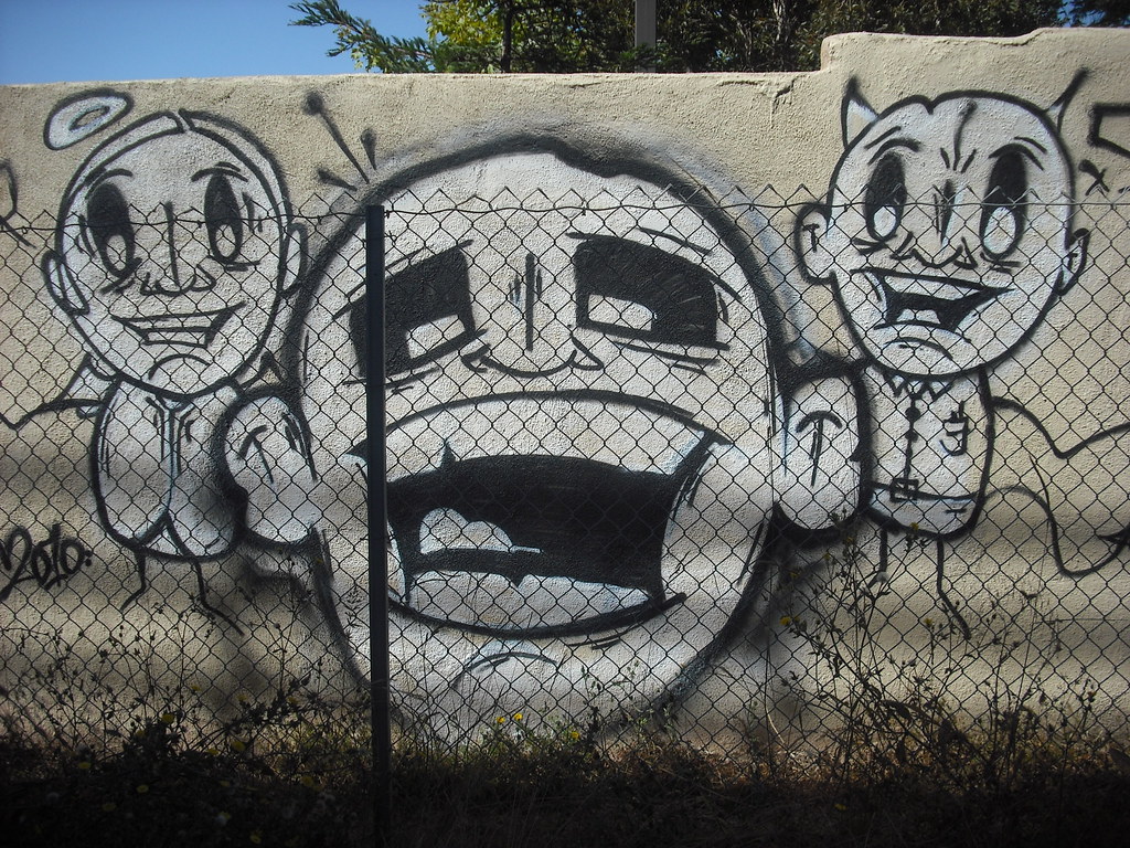 SKUL graffiti - Oakland, Ca