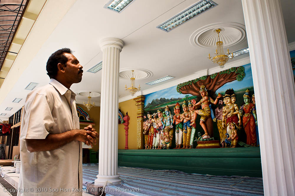 Looking at the Newly Renovated Sri Maha Mariamman Temple Dhevasthanam, KL, Malaysia