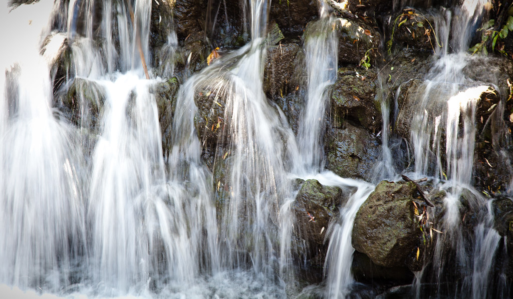 Waterfalls [EOS 5DMK2 | EF 24-105L@105mm | 1/8 s | f/7.1 | ISO200]