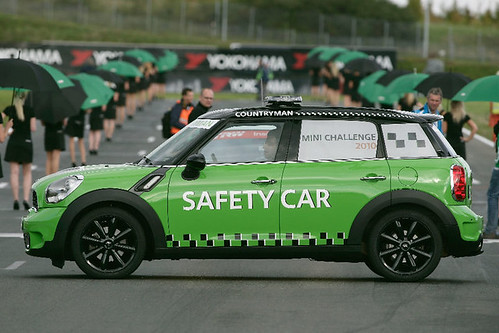 MINI Countryman Safety Car