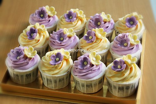 Yellow & Purple Cupcakes Set